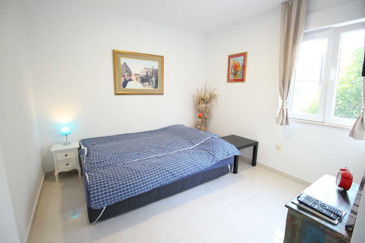 Studio Town Apartment